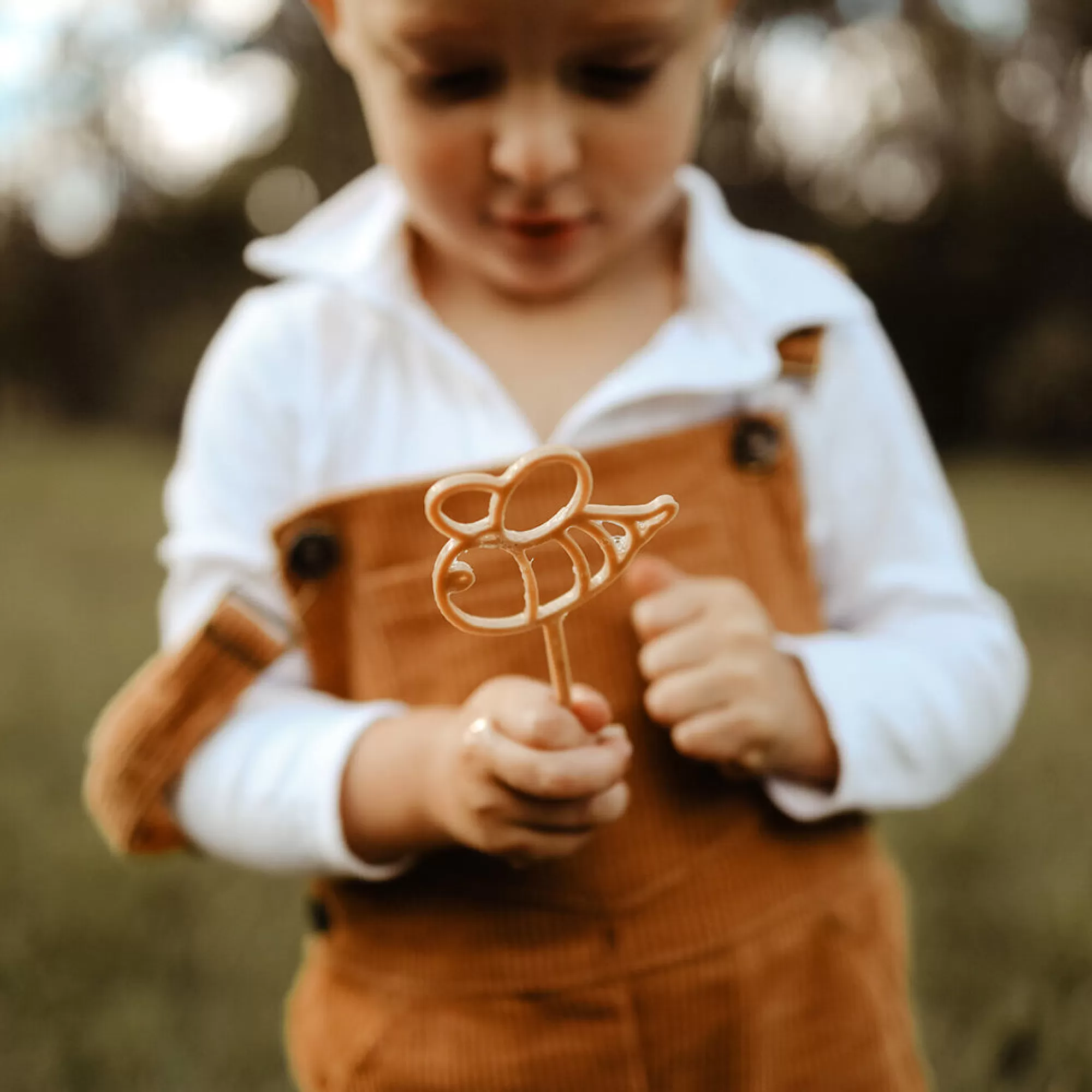 Kinfolk Pantry Sensory Play-Eco Bubble Wand - Bee