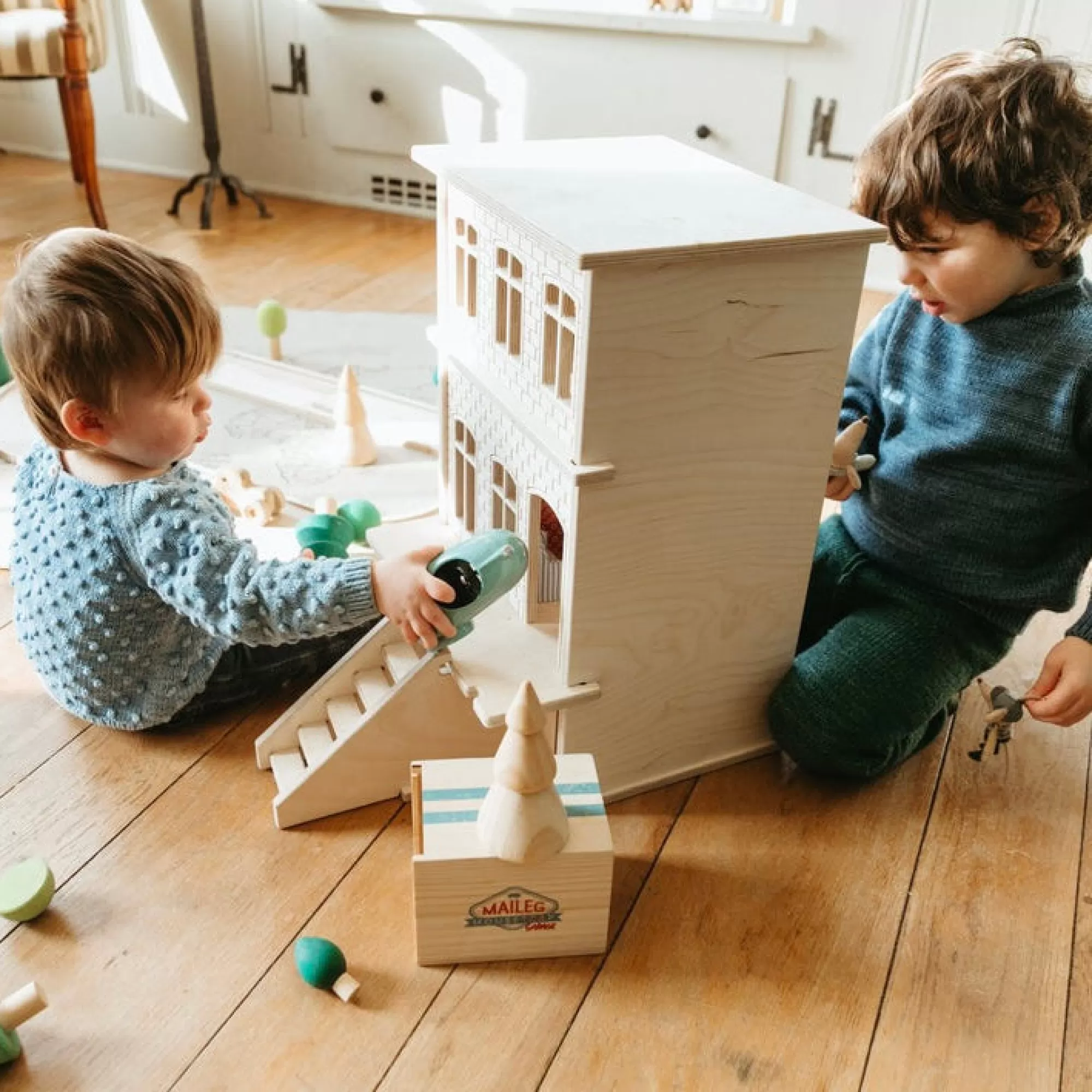 Conifer Toys Doll Accessories-Extra Large Wooden Doll House - Brooklyn