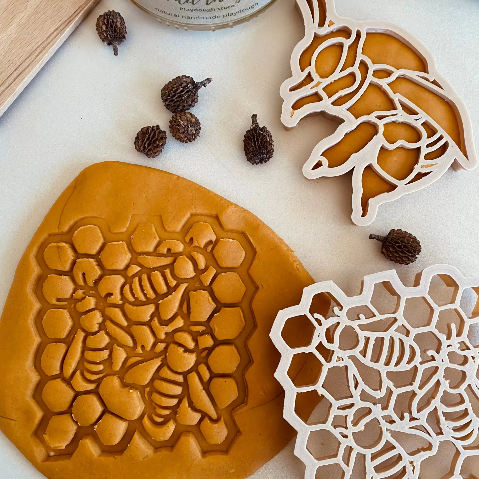 Kinfolk Pantry Sensory Play-Teddy Bear Bee & Honeycomb Eco Cutter Set