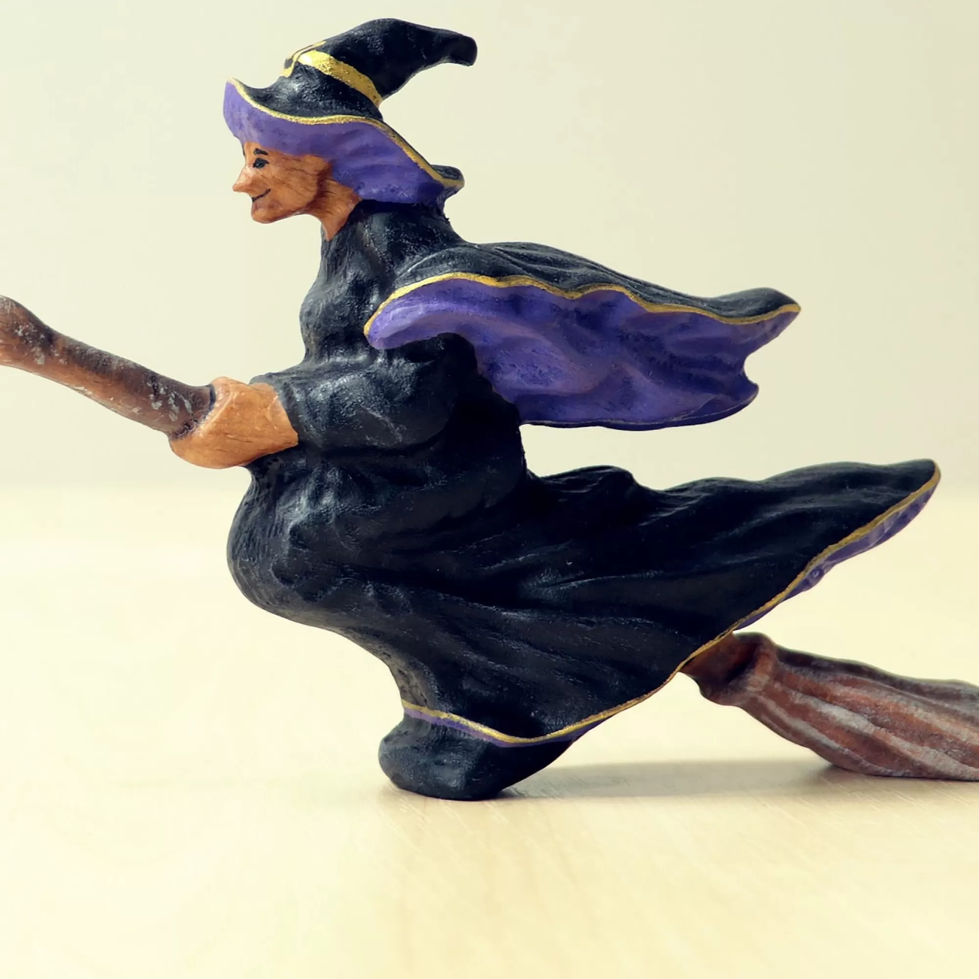 Noelino Toys Stories & Tales-Wooden Witch - Flying